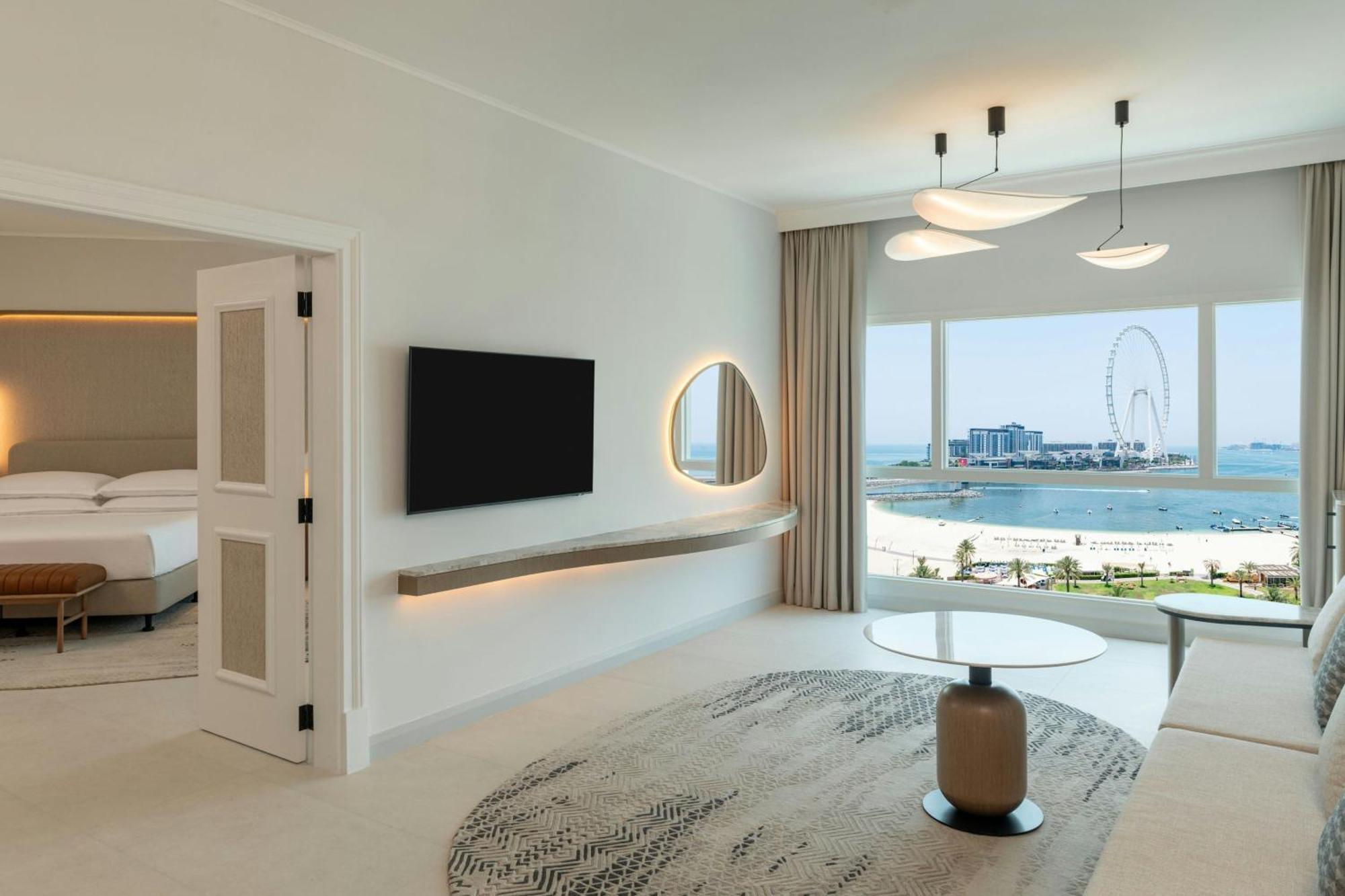 Sheraton Jumeirah Beach Resort Dubai Esterno foto A suite at Jumeirah Beach Hotel