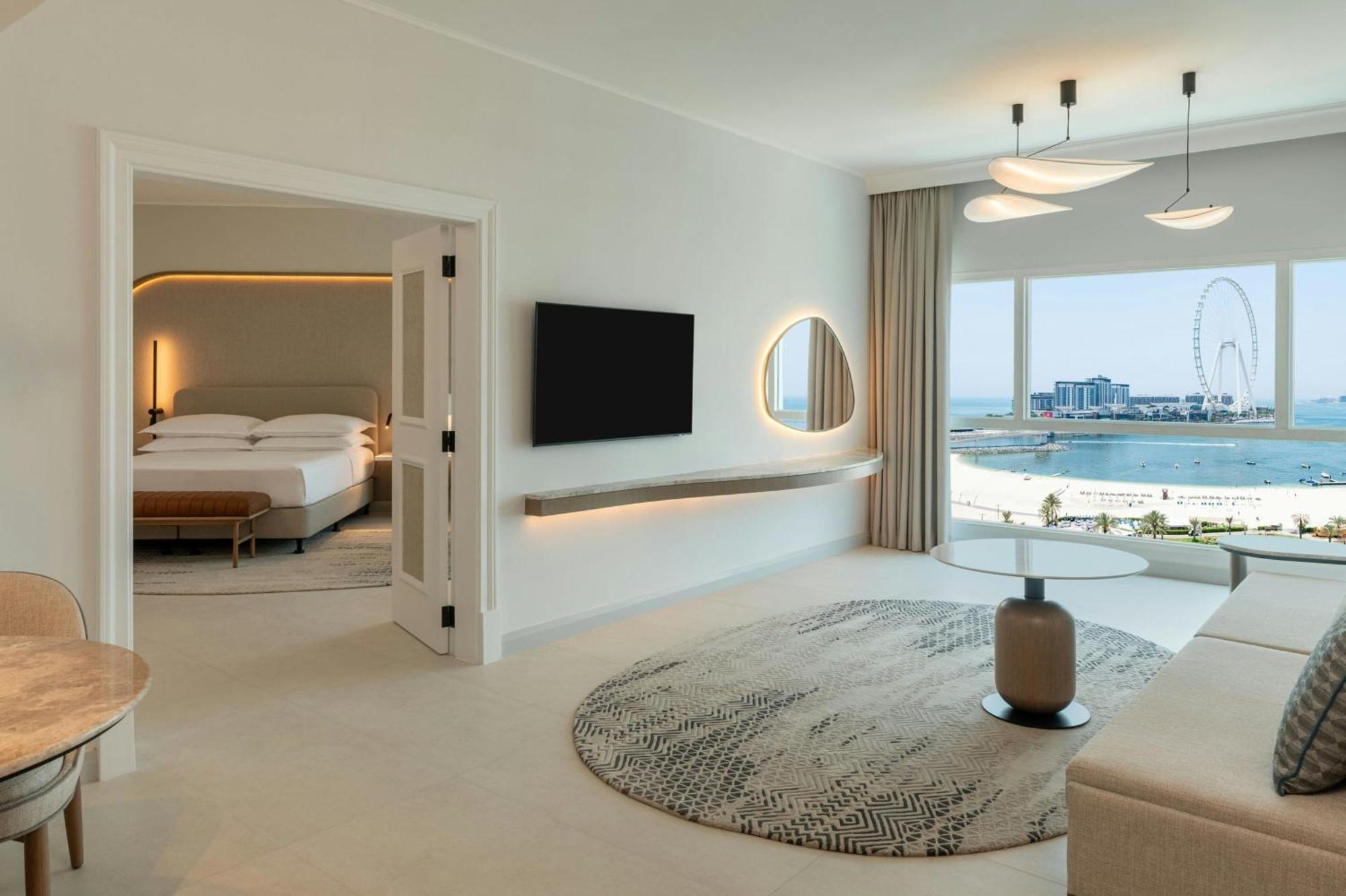Sheraton Jumeirah Beach Resort Dubai Esterno foto A suite at the Westin Dubai