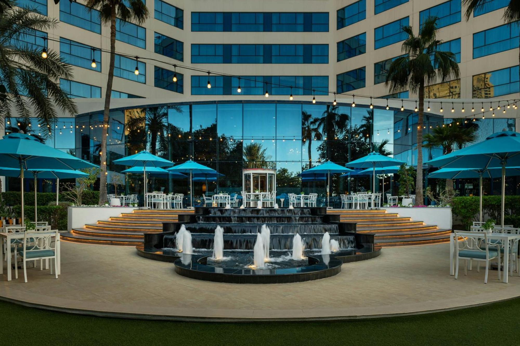Sheraton Jumeirah Beach Resort Dubai Esterno foto The Fountain