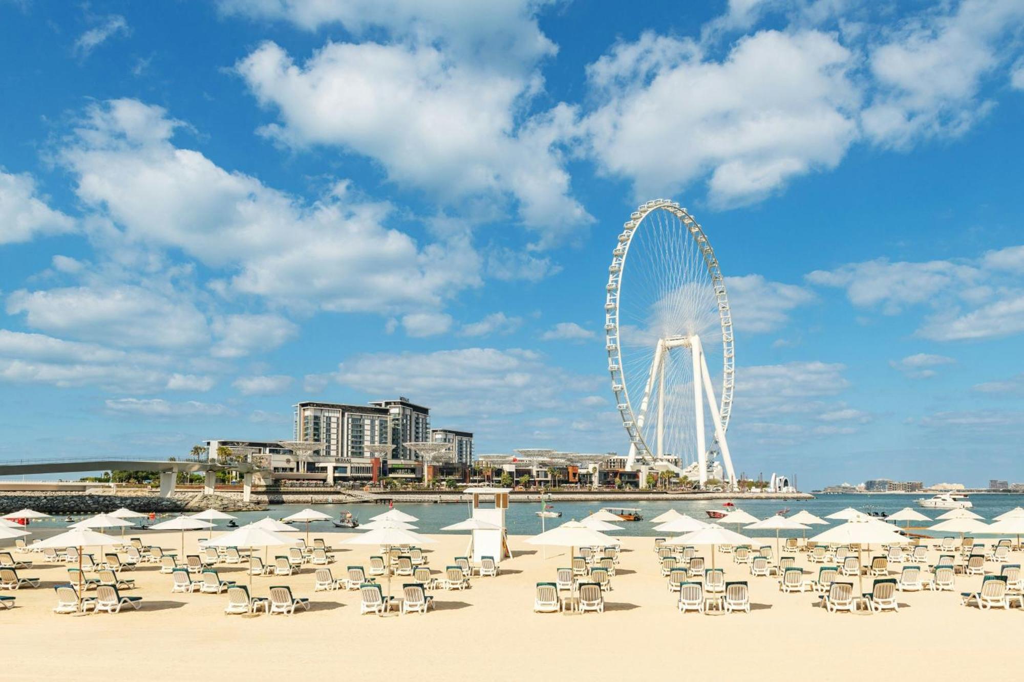 Sheraton Jumeirah Beach Resort Dubai Esterno foto The beach at Jumeirah Beach Hotel